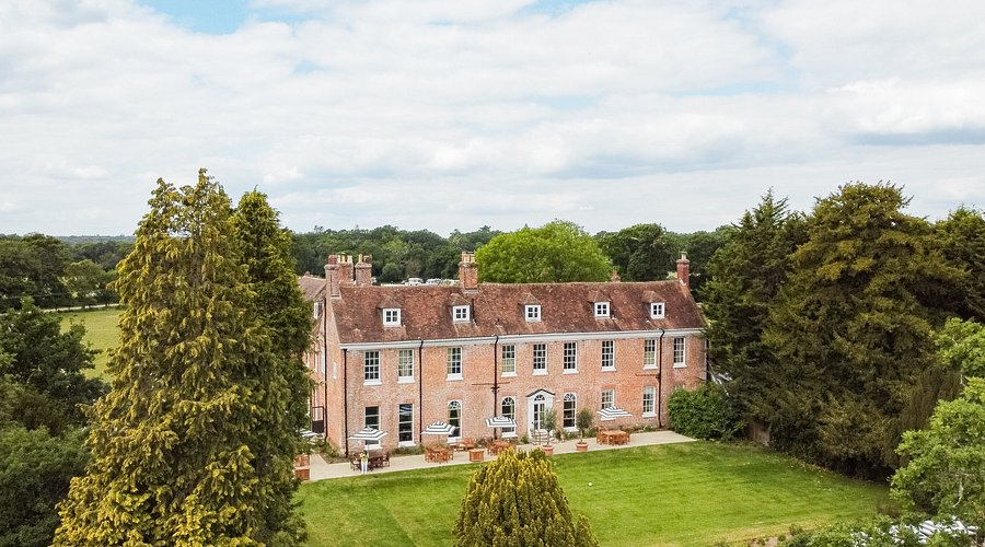 New Park Manor in Brockenhurst, New Forest, UK, baby friendly hotel with kids club from 6 months