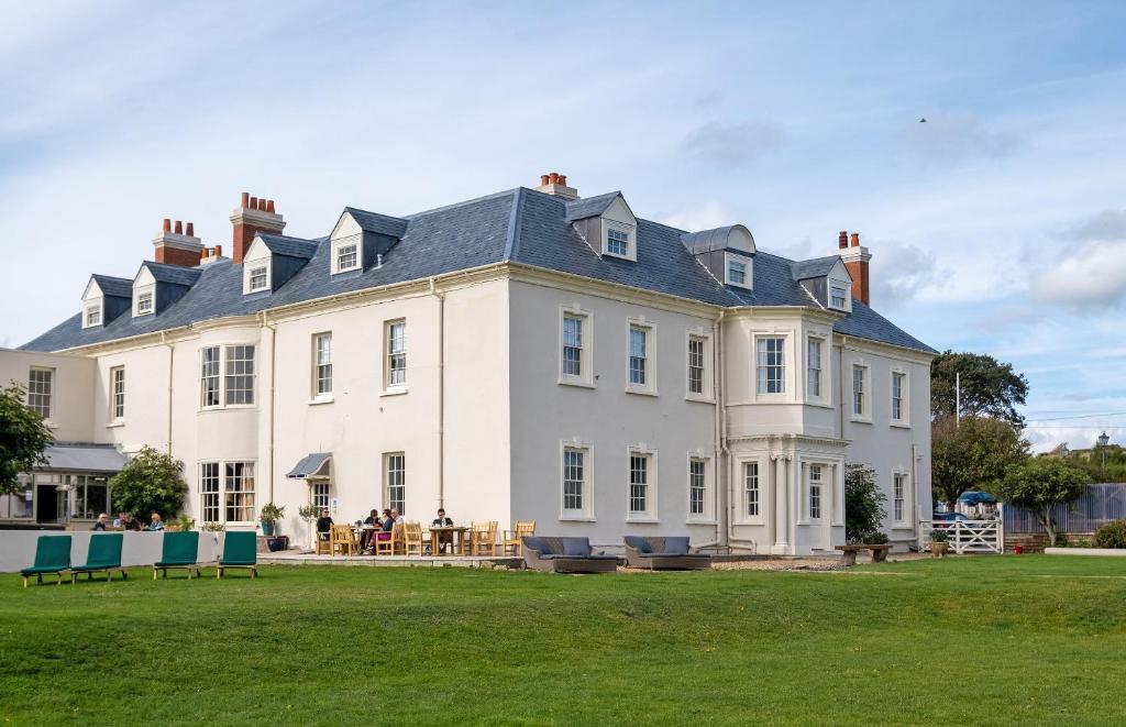 Moonfleet Manor in Fleet, Dorset, UK, baby friendly hotel with kids club from 6 months
